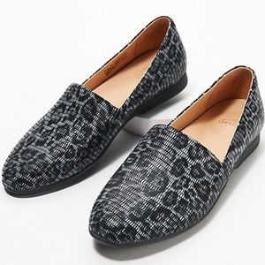 Dansko Larisa Leather Flats